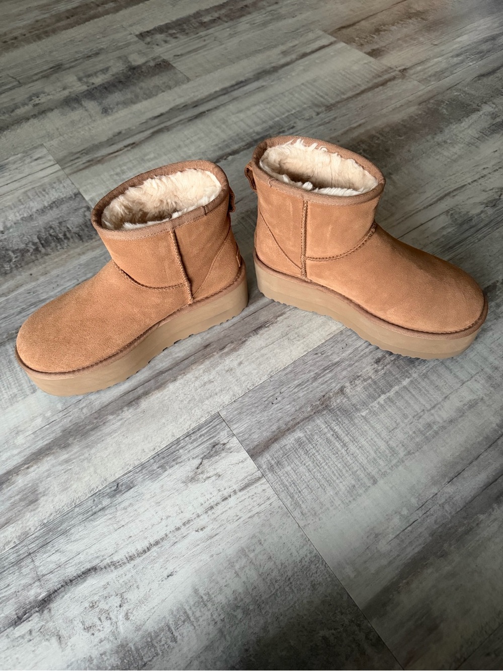 UGG Classic Mini Platform Boots Chestnut Suede Women’s Size 7 - Picture 3 of 7
